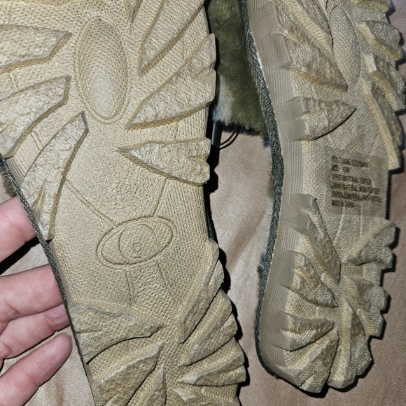 Sasha Fluffy Faux Fur Camo Slip-on Sandal Slippers Size 6, lug sole - Picture 2 of 6